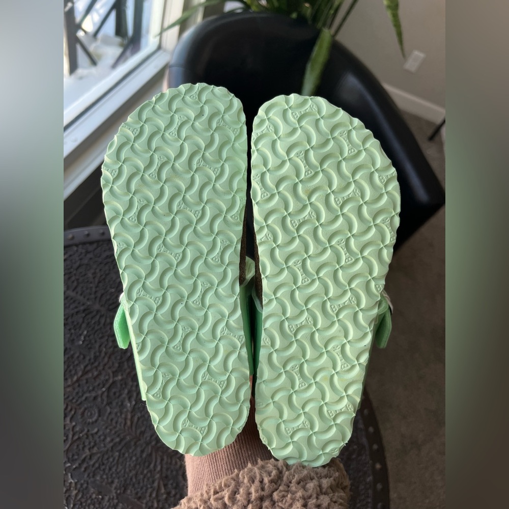 BIRKENSTOCK KIDS GIZEH SANDALS IN ELECTRIC METALLIC MINERAL 30 EU 12 - Picture 6 of 6